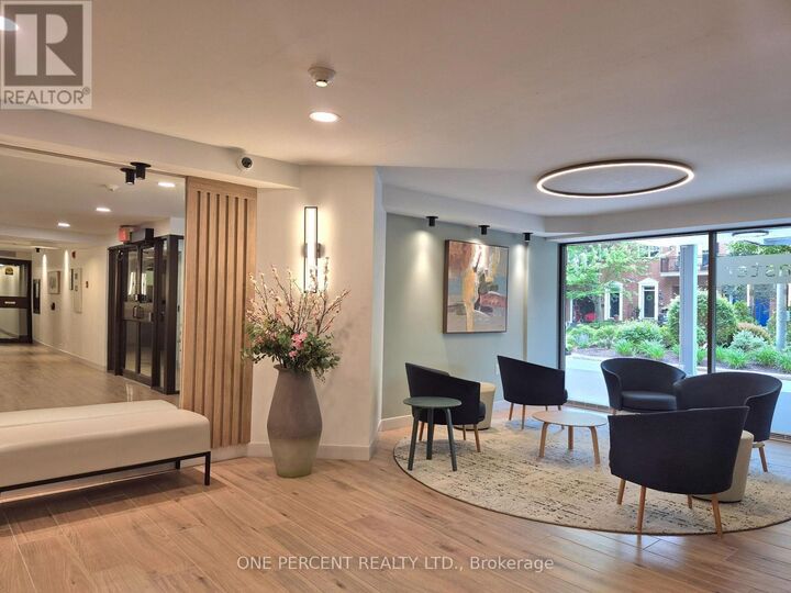 Photo de la propriété:  225 Alvin Road 408  ON K1K 4H6 