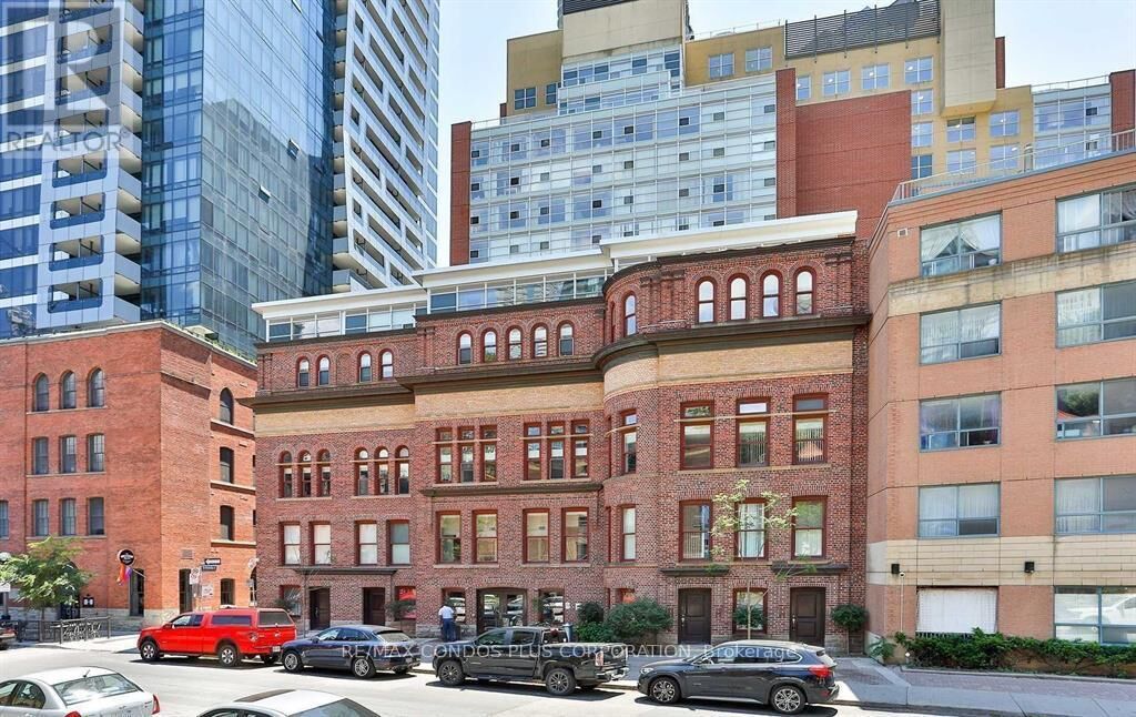 Property Photo: 11 St Joseph Street 1411 ON M4Y 3G4
