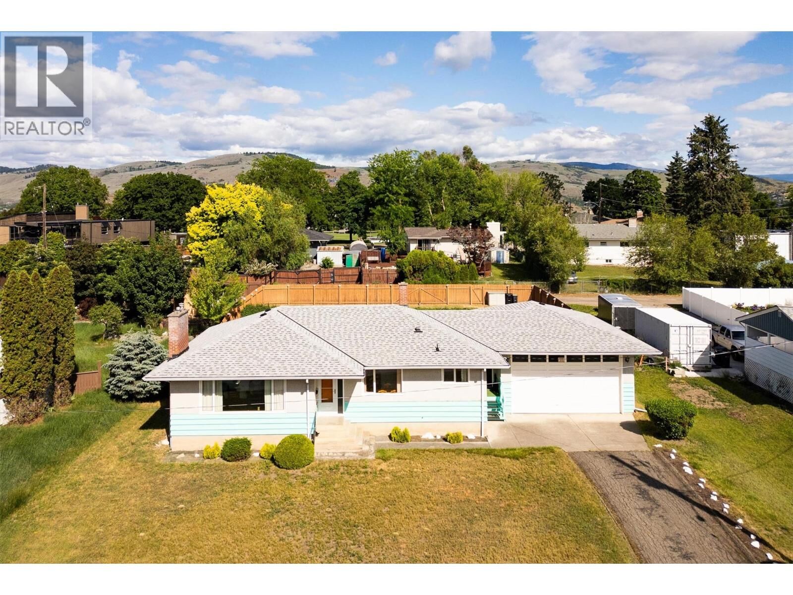 Property Photo:  1807 27 Crescent  BC V1T 1R3 