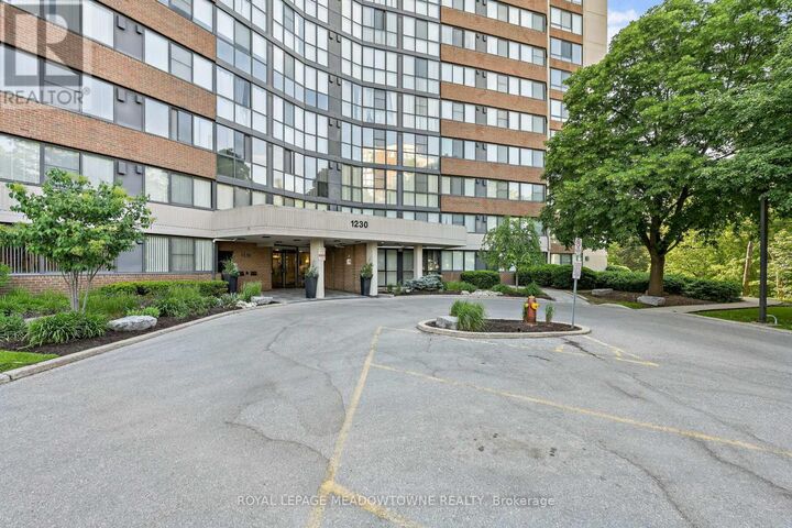 Property Photo: 1230 Marlborough Court 506 ON L6H 3K6
