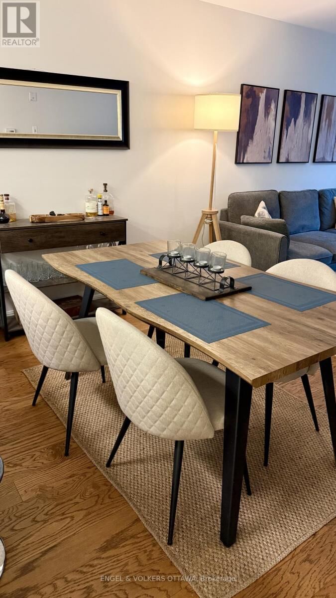 Property Photo:  134 York Street 101  ON K1N 1K8 