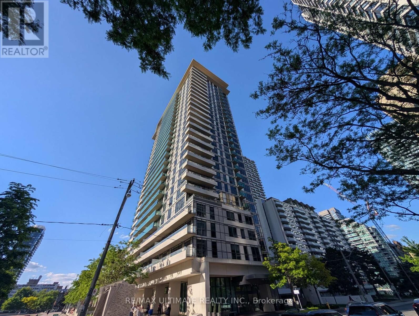 Property Photo: 70 Roehampton Avenue 917 ON M4P 1R2