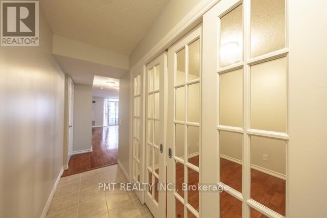 Photo de la propriété:  5233 Dundas Street West 1522  ON M9B 6M1 