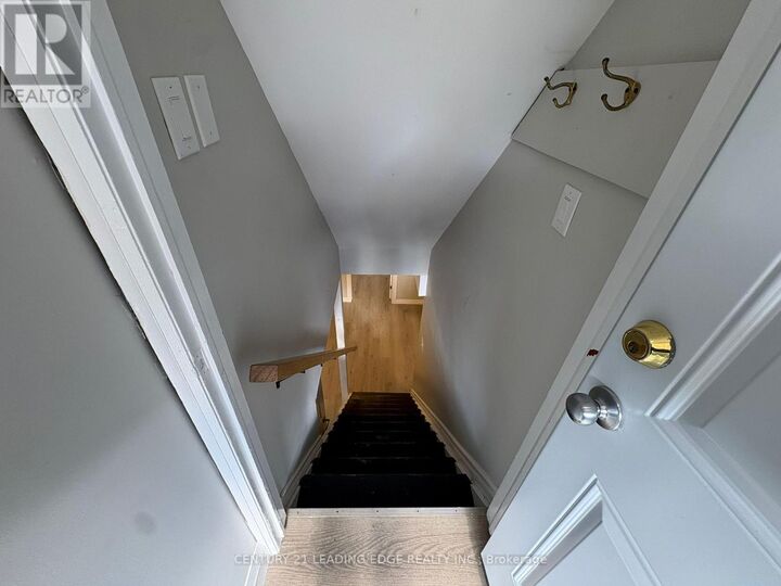 Property Photo:  22 Greenwood Avenue (Lower)  ON L3C 4B2 