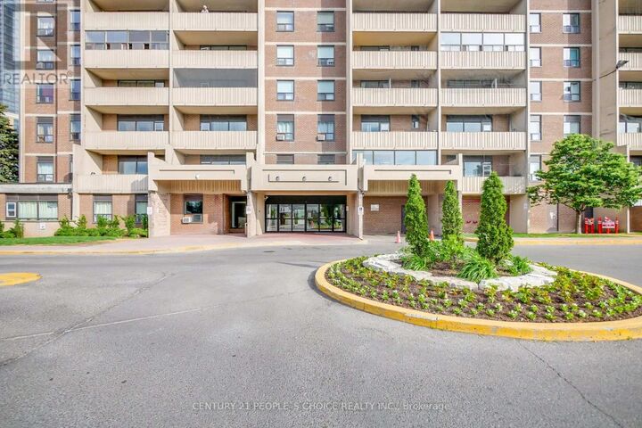 Property Photo: 3390 Weston Road 902 ON M9M 2X3
