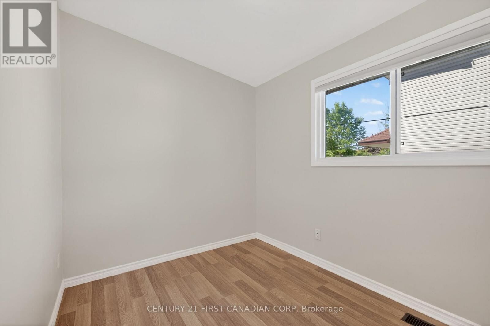 Photo de la propriété: 372 Dieppe Street ON N5Z 3A6