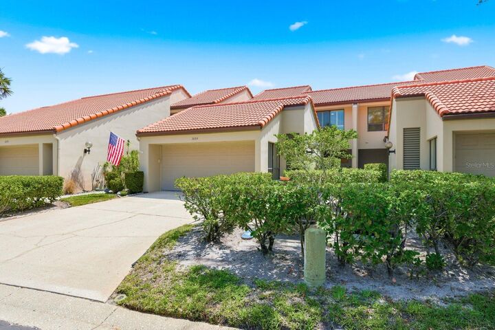 Property Photo: 3055 Braeloch Circle W FL 33761