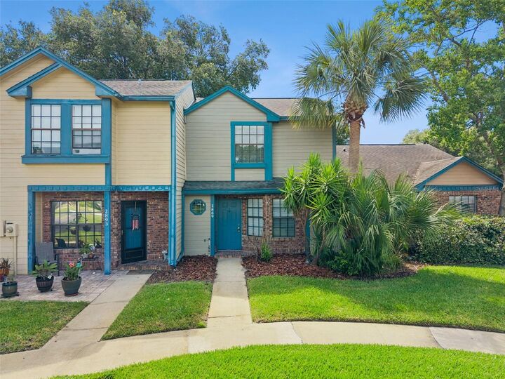 Property Photo:  2889 Wareham Court  FL 32707 