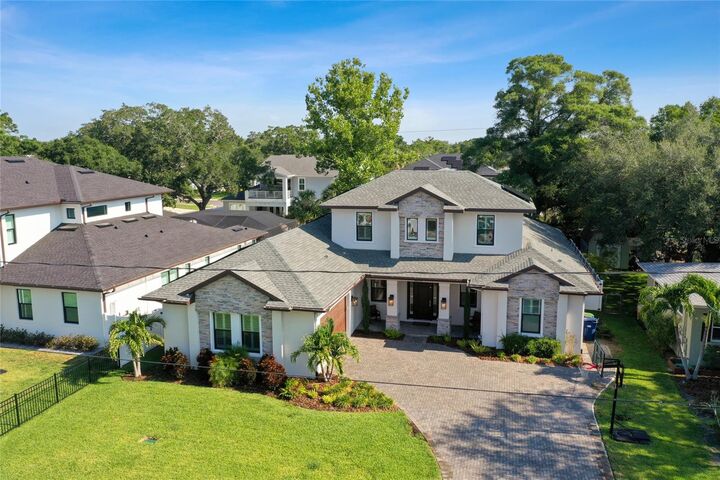 Property Photo: 4013 W Zelar Street FL 33629