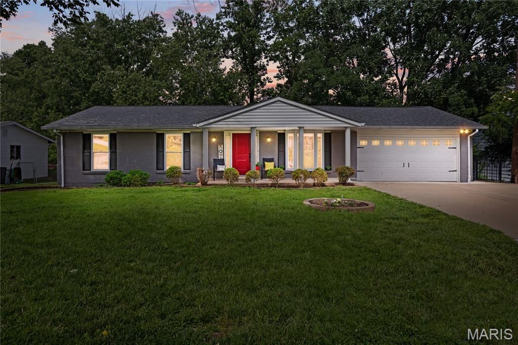 Property Photo: 1221 Momarte Lane MO 63146