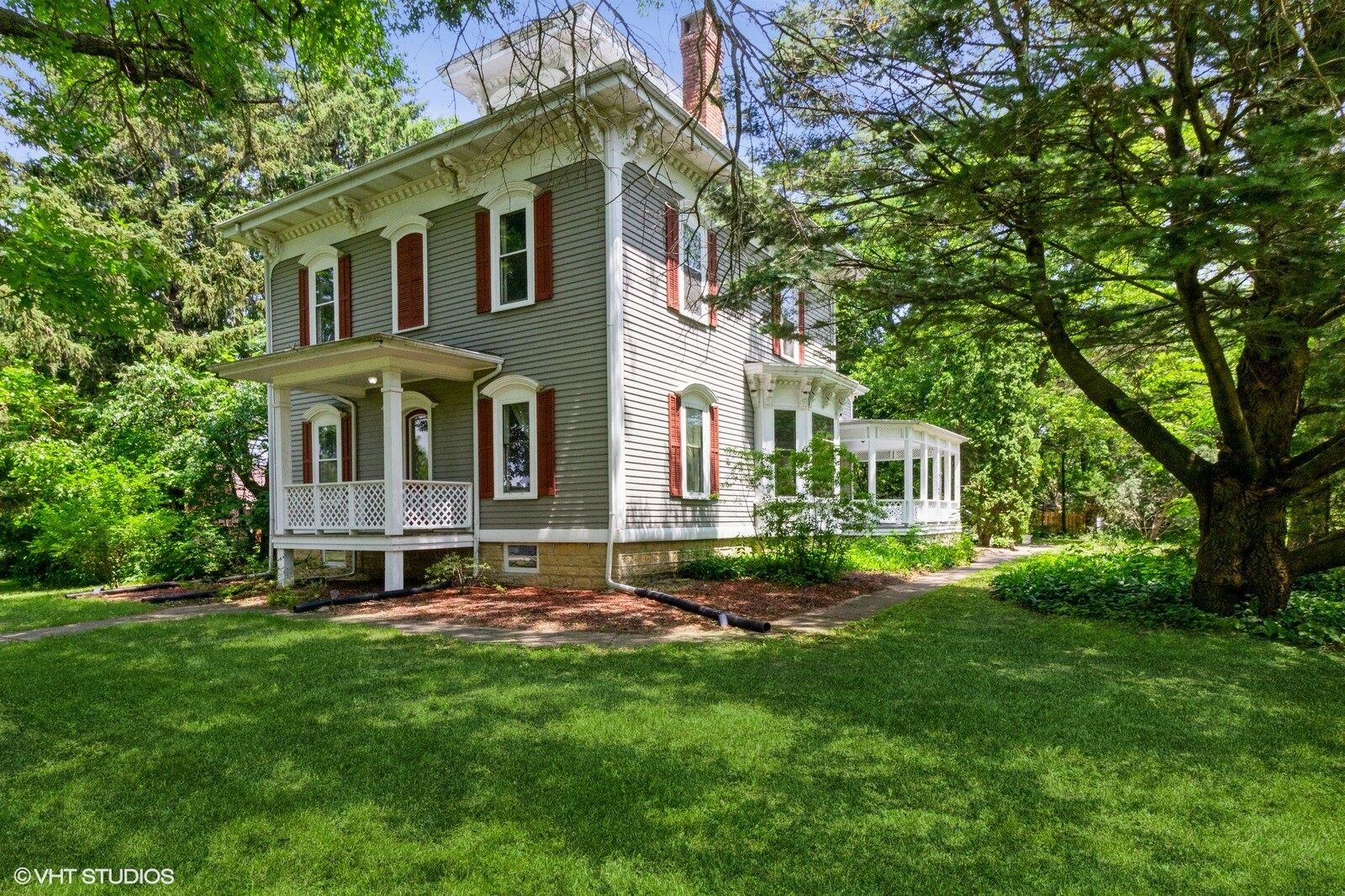 Property Photo:  100 E Miller Avenue  IL 60520 