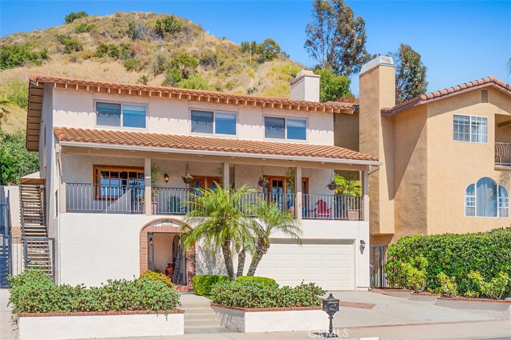 Property Photo:  1746 Rudell Road  CA 91501 