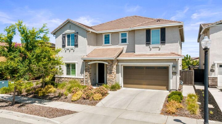 Property Photo: 526 Lentini Way CA 95834