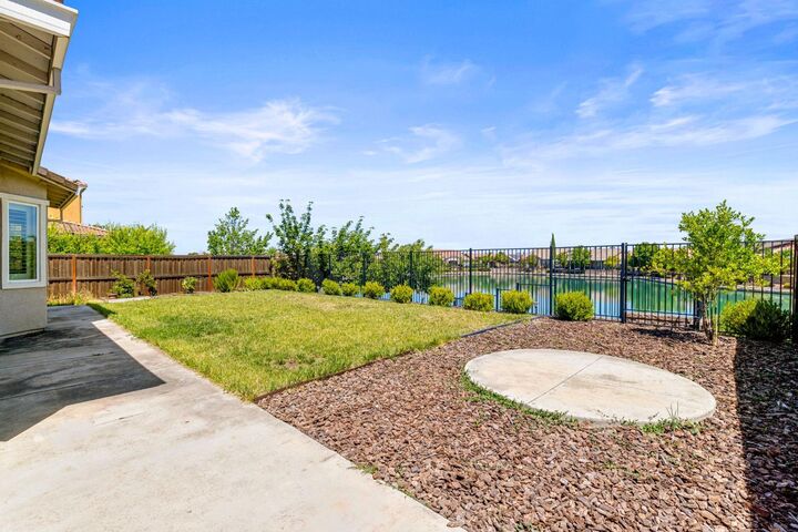 Property Photo:  526 Lentini Way  CA 95834 