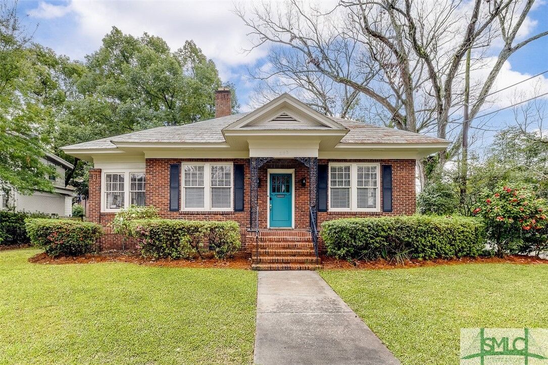 Property Photo: 203 E 44th Street GA 31405