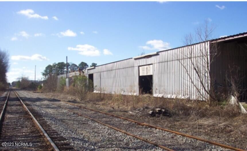 Property Photo:  703 N Railroad Street  NC 27910 