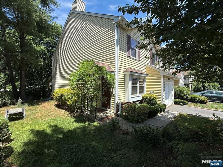 Property Photo:  6 Chris Court 6  NJ 07410 