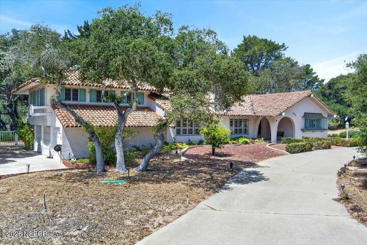 Property Photo: 485 Saint Andrews Way CA 93436