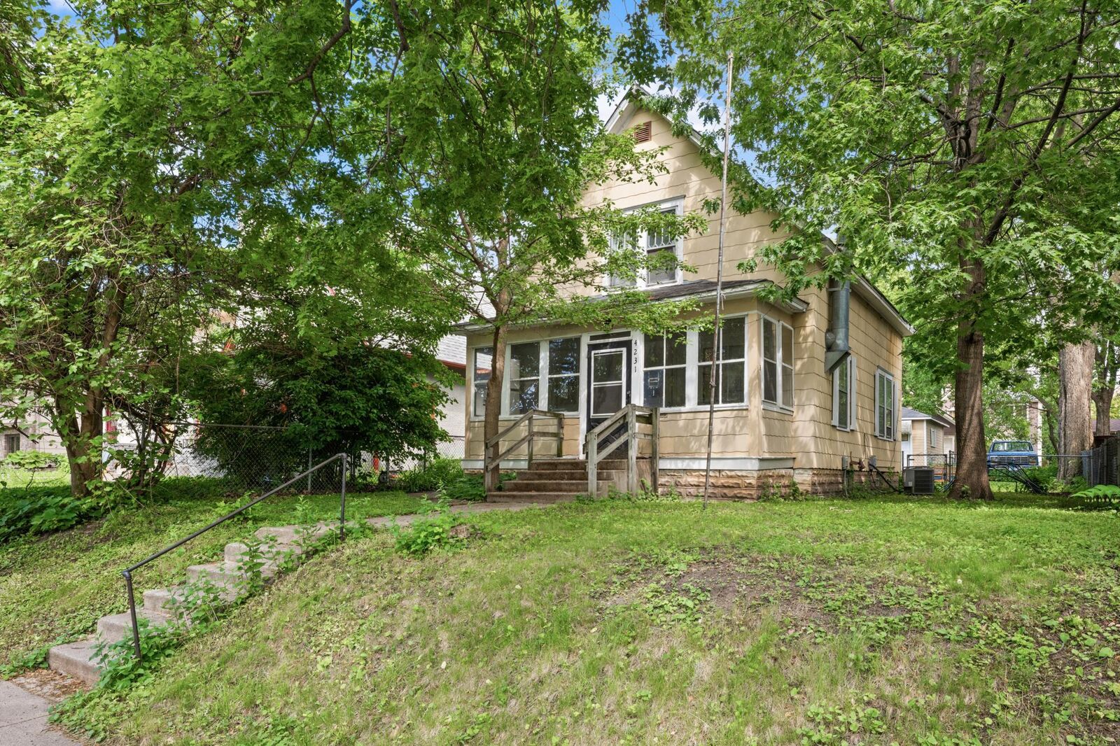Property Photo: 4231 Wentworth Avenue MN 55409