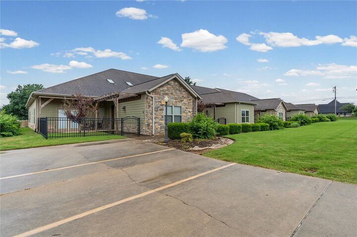Property Photo:  2007 S Dixieland Road B  AR 72758 