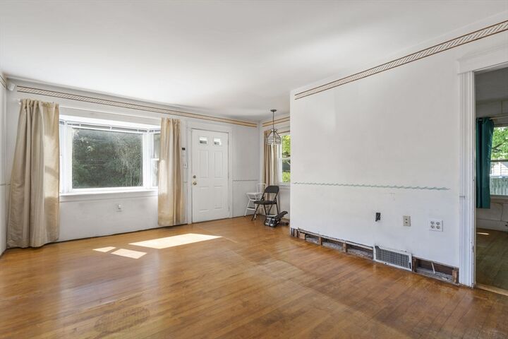 Property Photo: 14 Saybrook Rd MA 01604