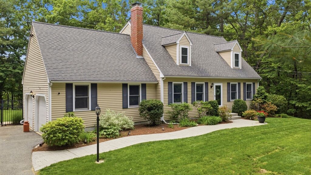 Property Photo:  25 North St  MA 01748 