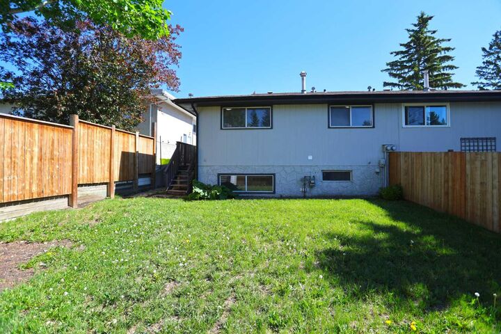 Property Photo: 5417 Dalrymple Crescent NW AB T3A 1R2