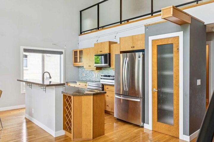 Property Photo:  317 19 Avenue SW 401  AB T2S 0E1 