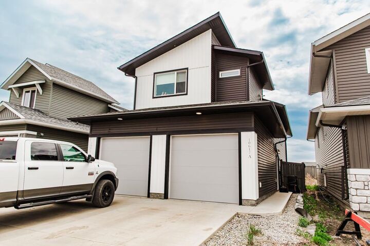 Property Photo:  10617 133 Avenue  AB T8X 0W5 
