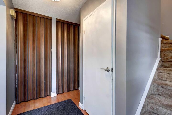 Photo de la propriété: 131 Dovertree Place SE AB T2B 2K3