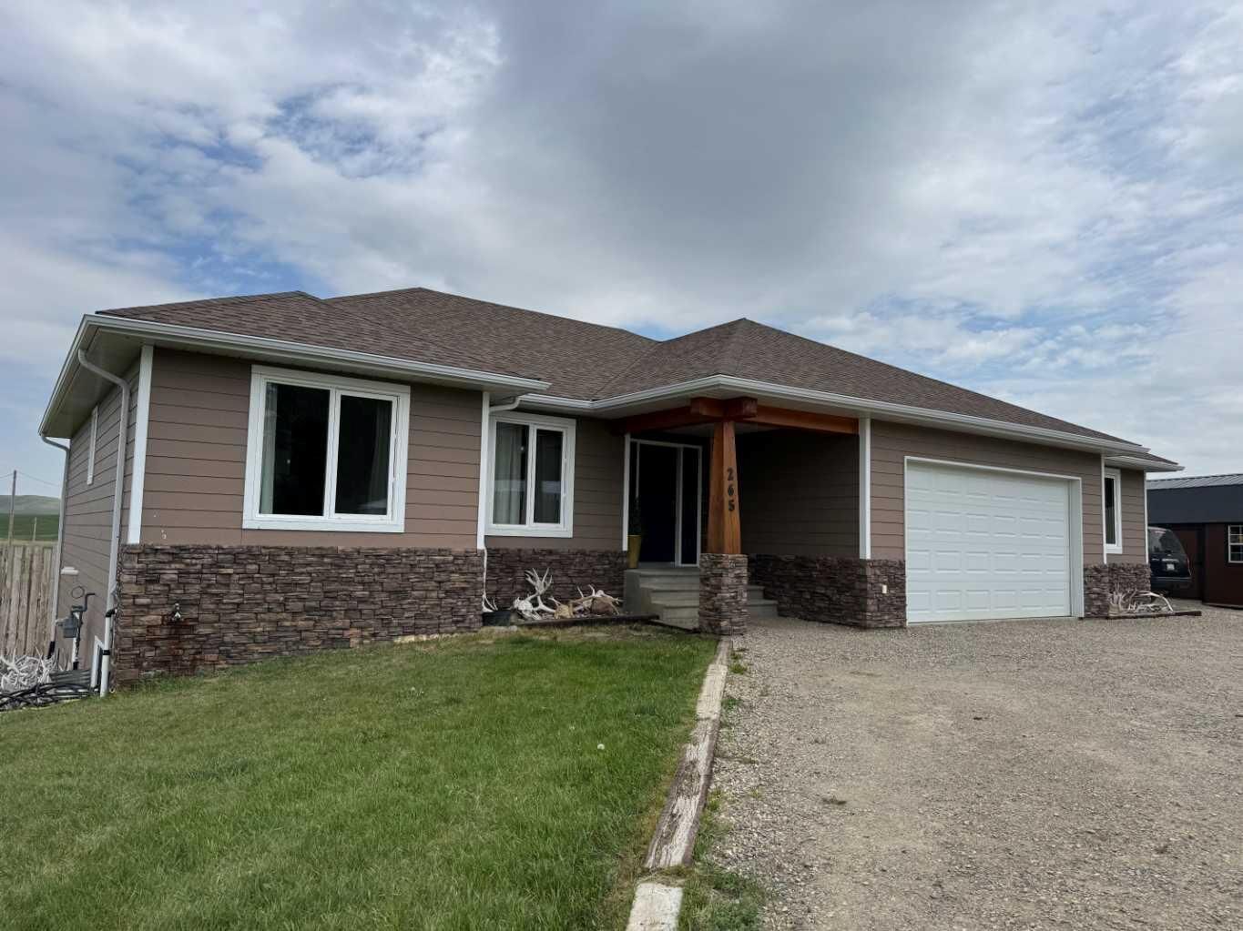 Property Photo: 265 School Avenue N AB T0K 1N0