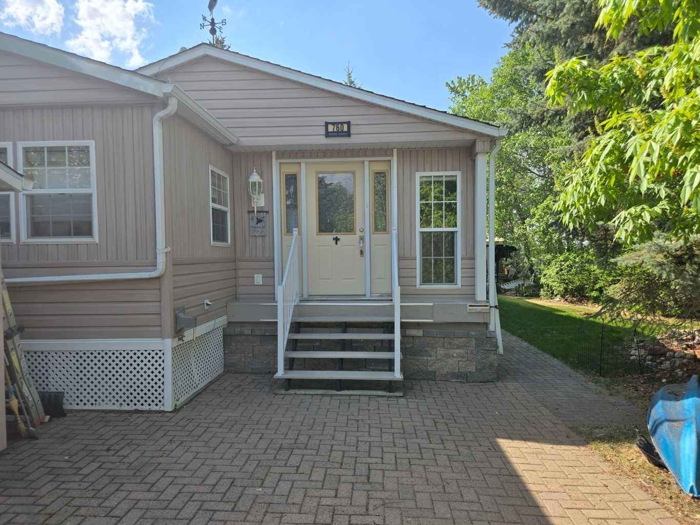 Photo de la propriété:  Carefree Resort 760  AB T4G 0K6 