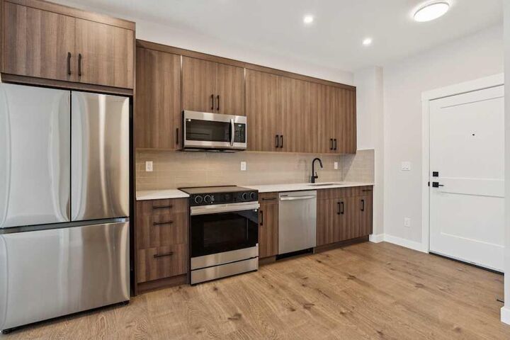 Property Photo: 14910 1 Street NW 1215 AB T2C 3G3