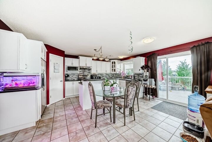 Property Photo:  616 McCulloch Crescent  AB T0M 0C8 