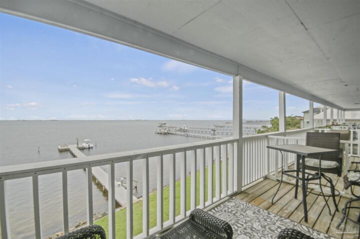 Property Photo: 5539 Soundside Dr C FL 32563