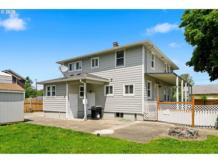 Property Photo:  707 SE Union St  WA 98607 