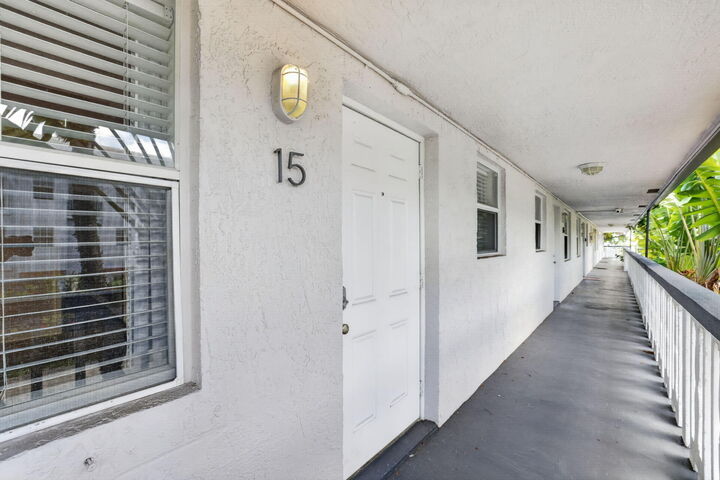 Property Photo:  2741 NE 8th Avenue 15  FL 33334 