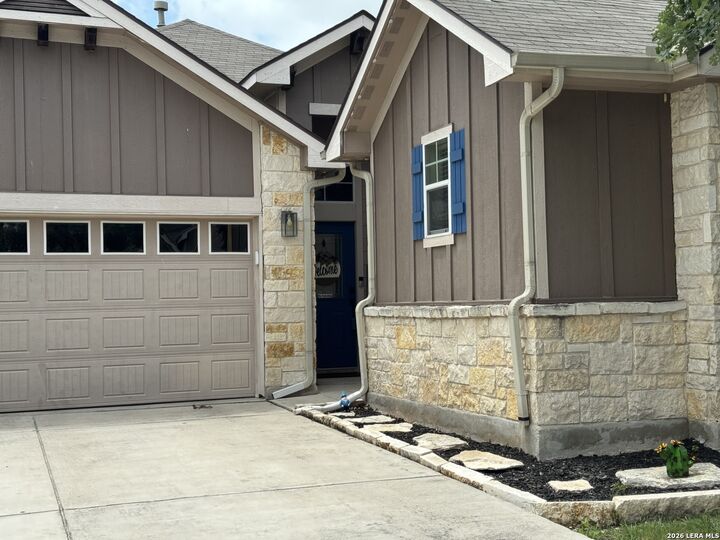 Property Photo:  9918 Copper Rise  TX 78109 