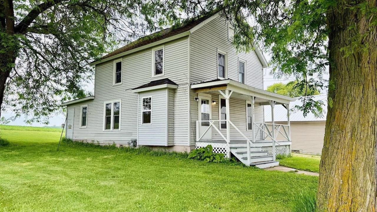Property Photo:  495 E John Street  WI 53946 