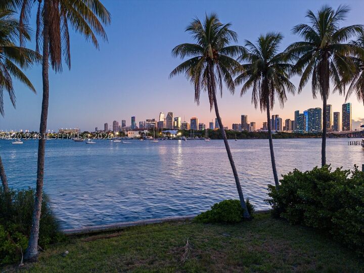 Property Photo:  1228 S Venetian Way  FL 33139 