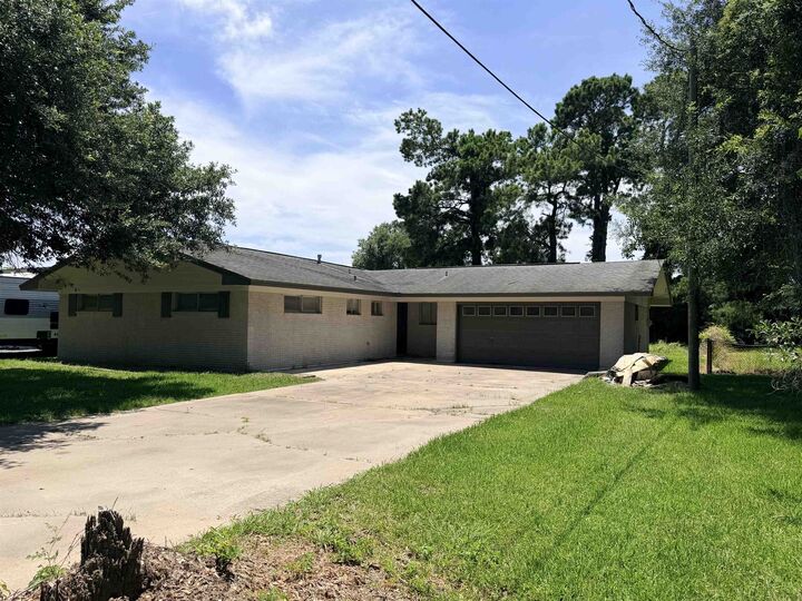 Property Photo:  121 Glynn  TX 77611 