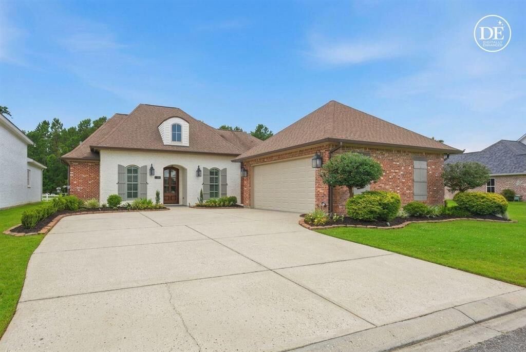 Property Photo: 6540 White Oleander Cir W LA 70605