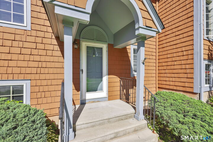 Property Photo:  8 Julia Court 8  CT 06016 