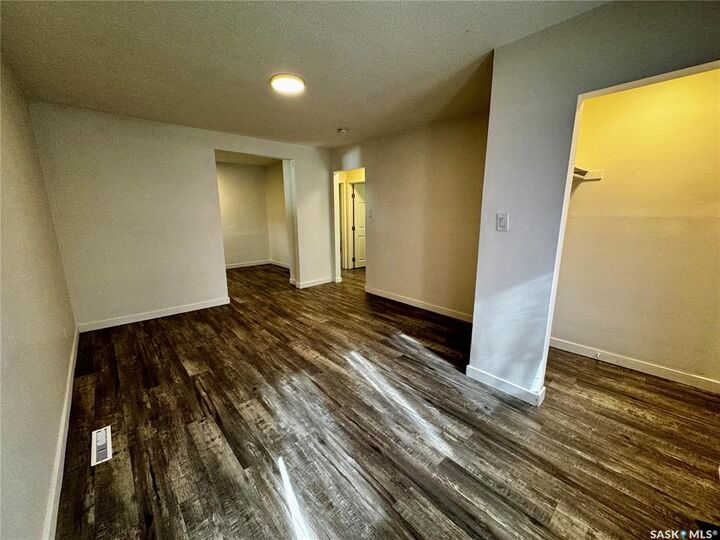 Property Photo: 807 Weldon Avenue SK S7M 2V3