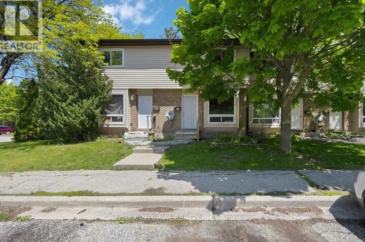 42 Hampton Avenue 301 — photo 1