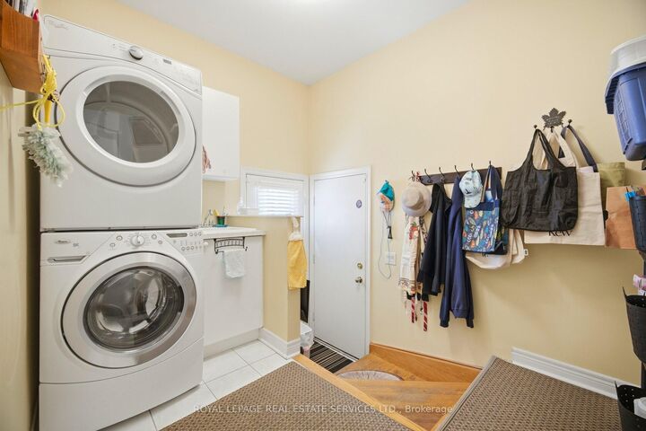 Property Photo: 1600 Glenvista Drive ON L6H 6E9