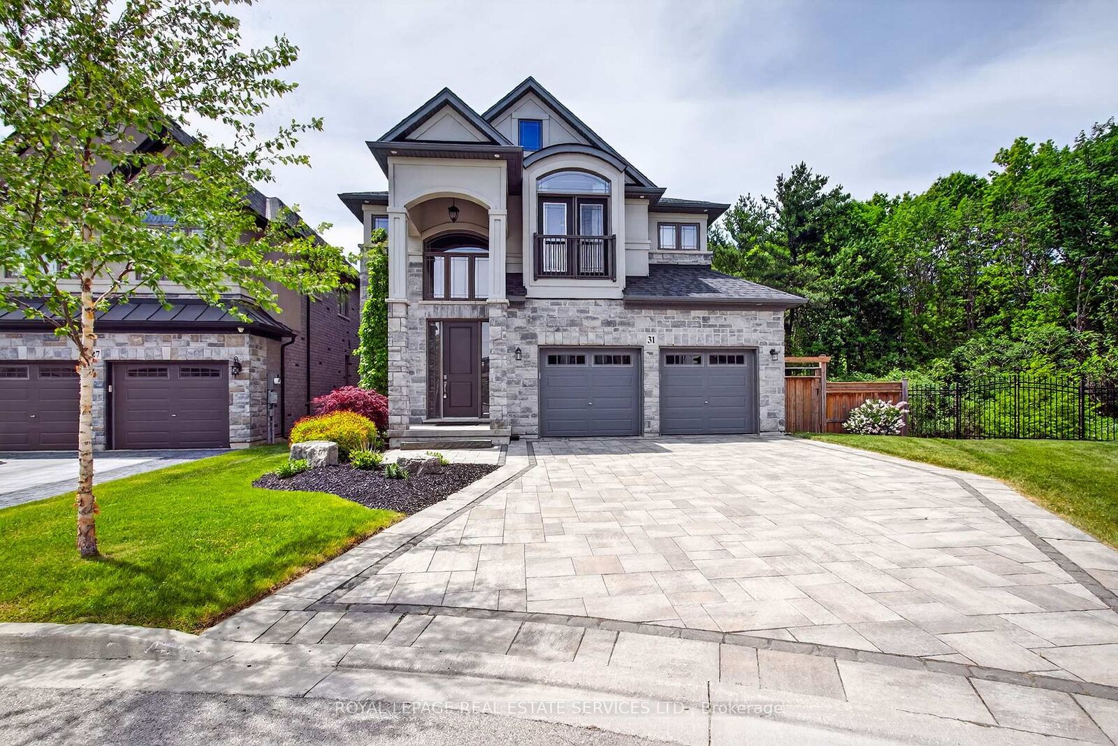 Property Photo: 31 Dorr Court ON L9K 0H4