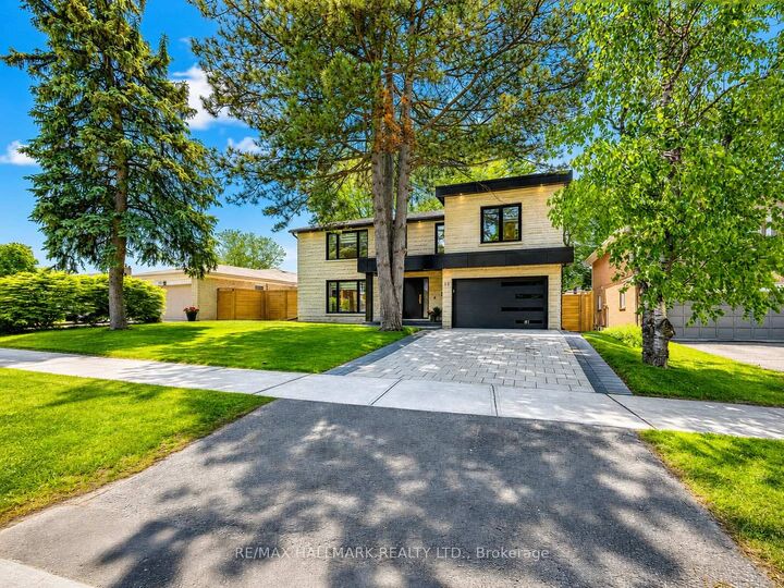 Property Photo: 30 Kellythorne Drive ON M3A 2L4