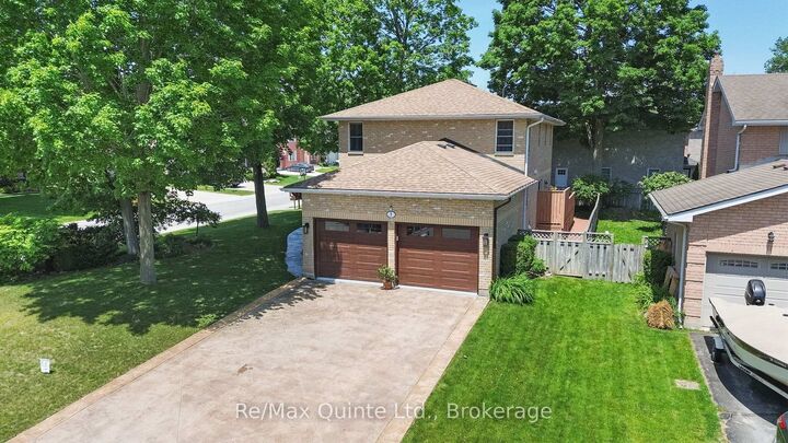 Property Photo: 1 Simmons Court ON K8V 6M9