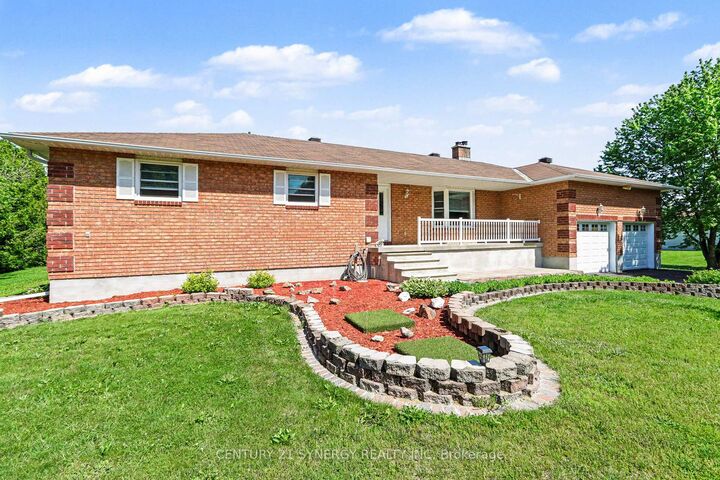 Property Photo: 870 Kitley Line 3 Road ON K0G 1G0